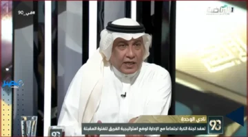 خوقير يكشف راتب 15 ألف ريال لعامل الملابس في نادي الوحدة ويثير ردود فعل واسعة